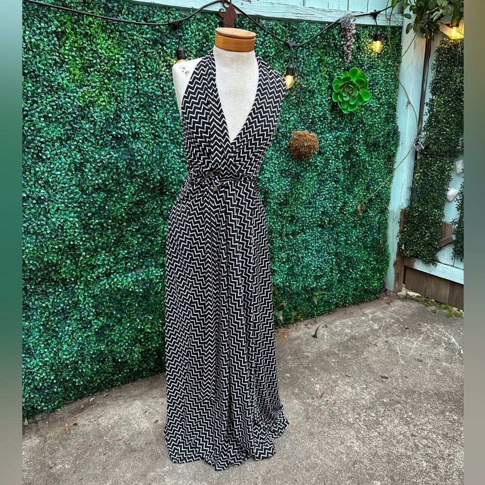 Beautiful White House Black Market dress with plunging neckline!